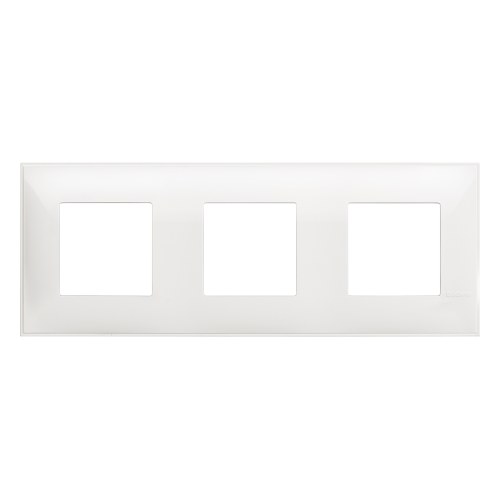 CLASSIA - рамка три поста белая — Bticino BT-R4802M3RW