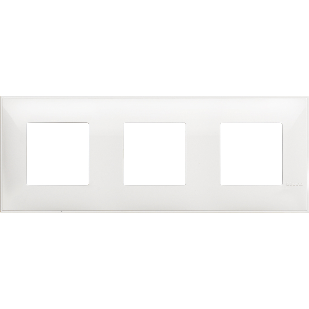 BT-R4802M3RW CLASSIA - рамка три поста белая — Bticino BT-R4802M3RW