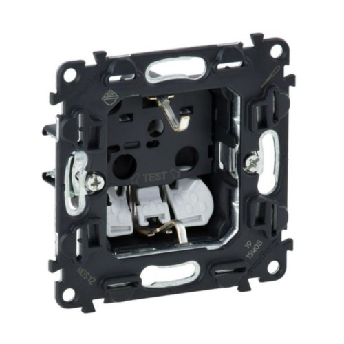 Valena IN'MATIC. Силовая розетка 2К+З 16А 250В. Безвинтовые зажимы Legrand — Legrand 753030