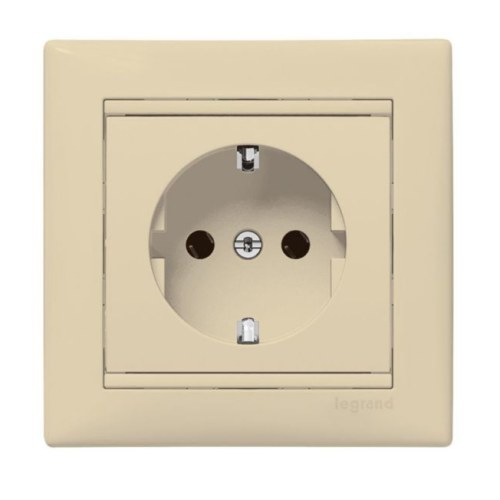 Розетка электрическая с заземлением 2К+З Legrand Valena, слоновая кость — Legrand 774320